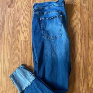 Distressed denim cuffed jeggings